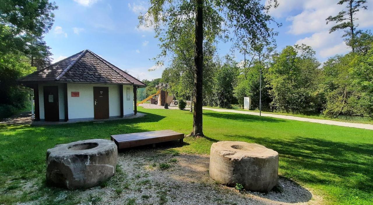 Ferienwohnung Agerblick 3 Zimmer Mit Kueche, 83M2 Lenzing 外观 照片